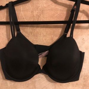 NWT Victoria’s Secret no seam bra 36DD
